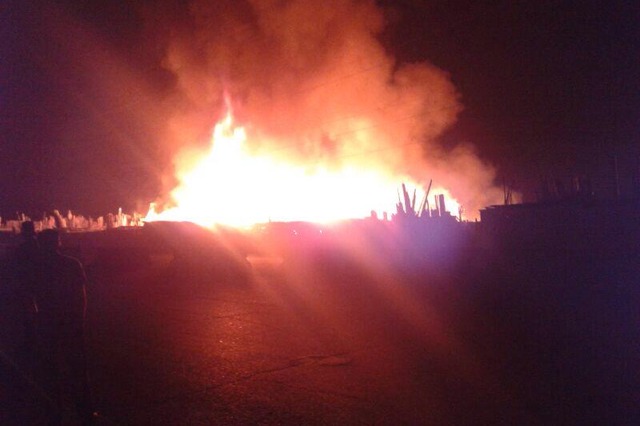 Очередной пожар на рынке: ночью горел «Тахта бозор»